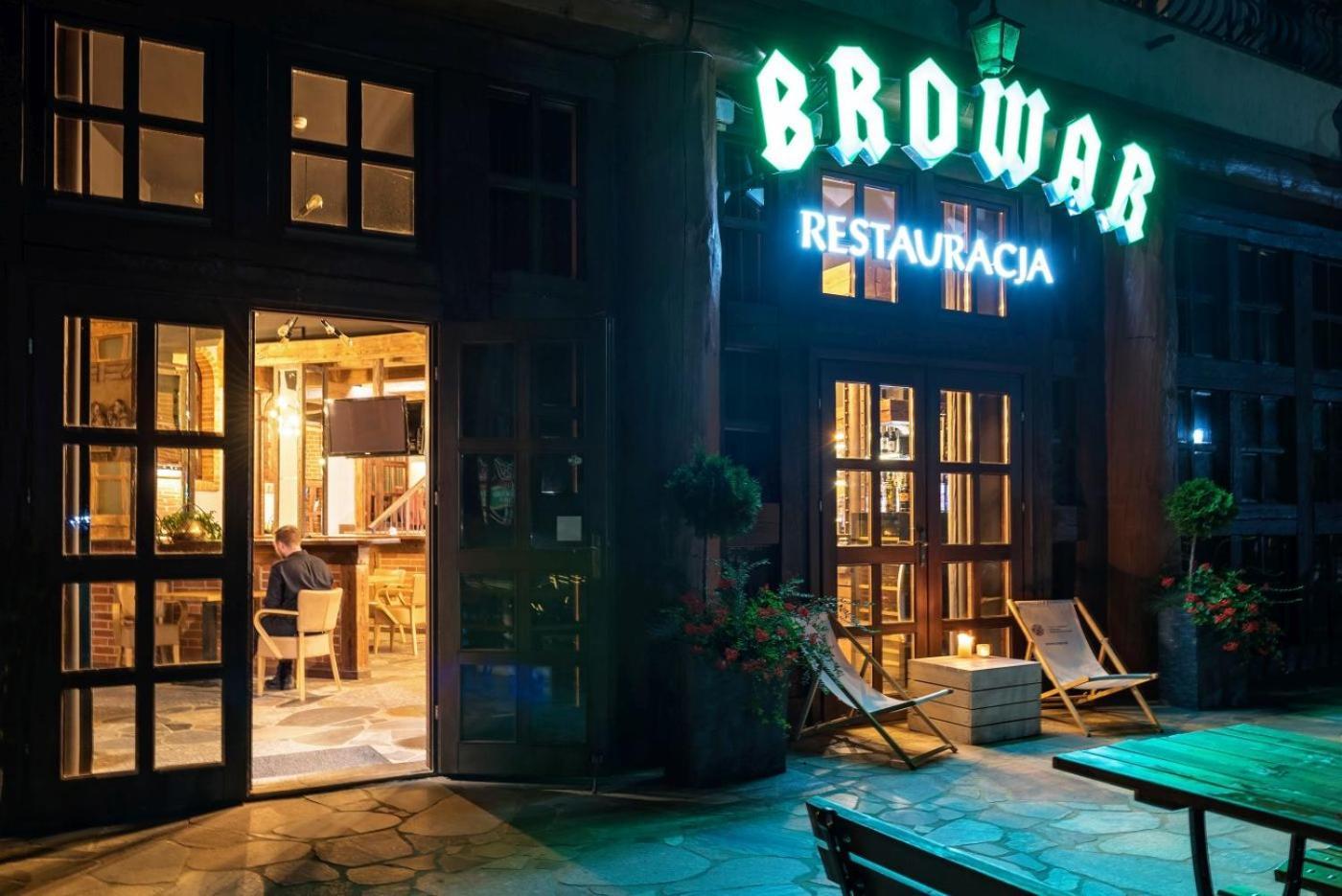 Hotel Szymbark Extérieur photo