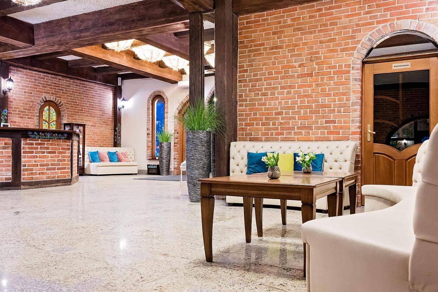 Hotel Szymbark Extérieur photo