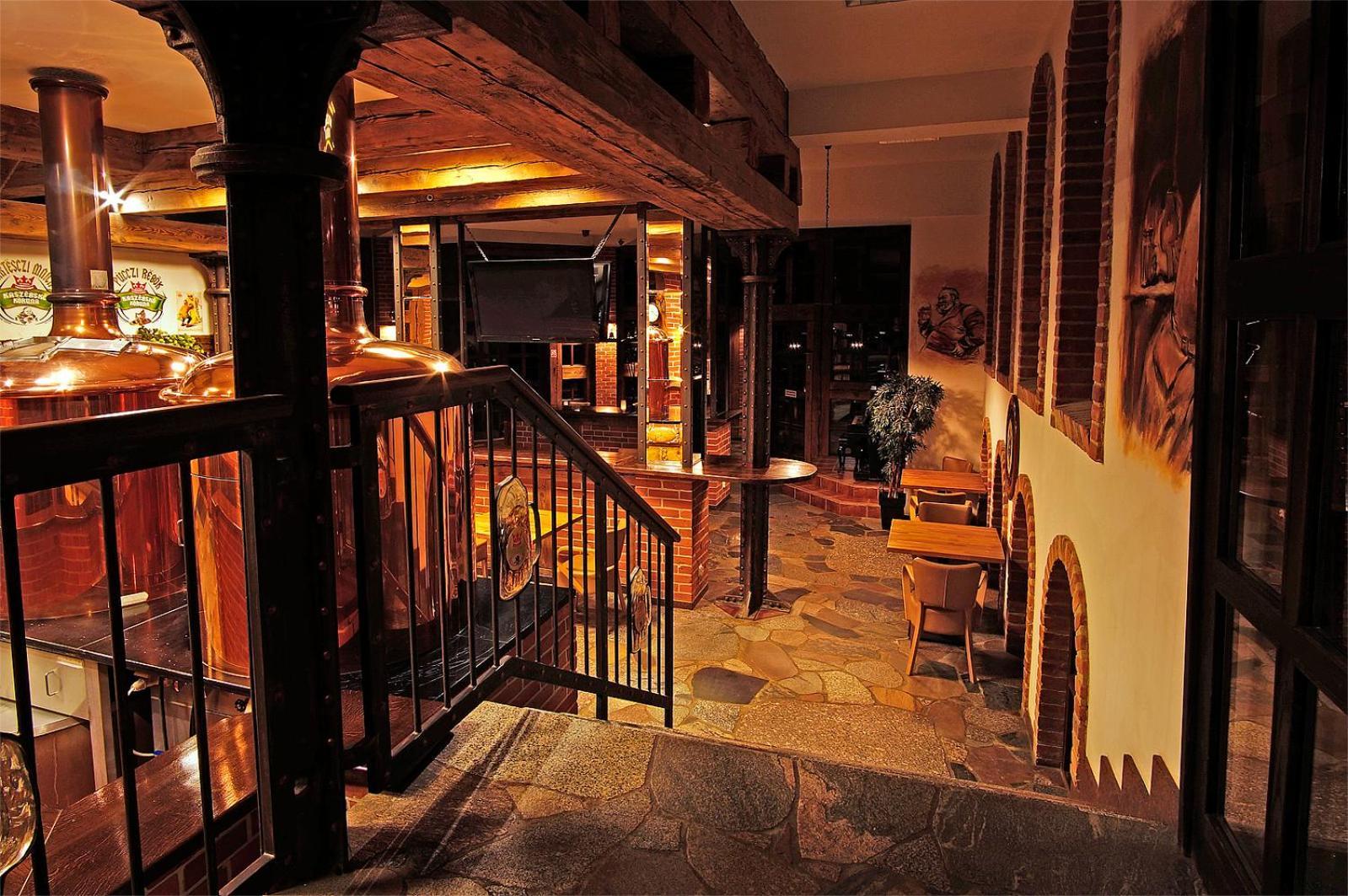 Hotel Szymbark Extérieur photo